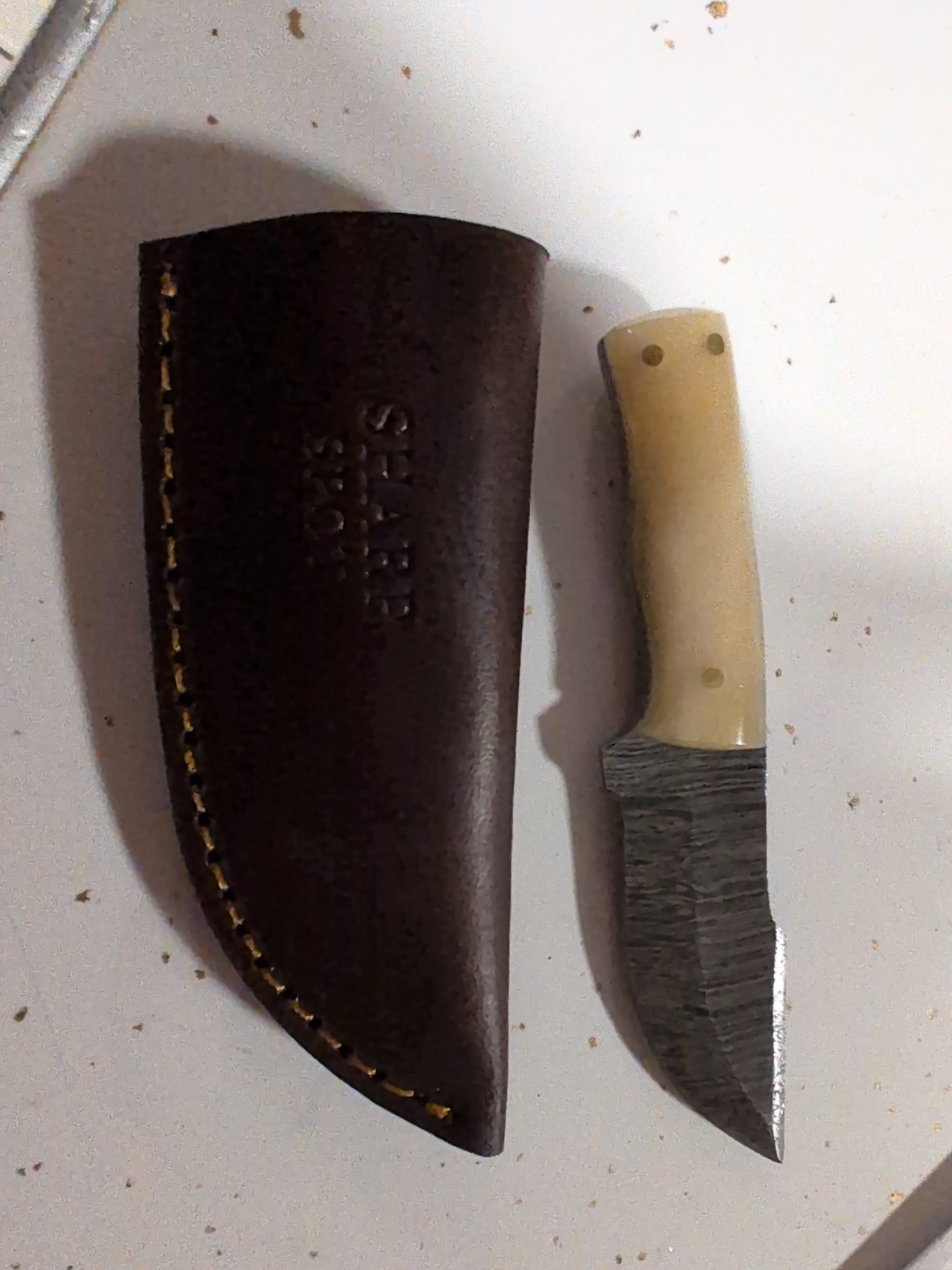 Demascis blade